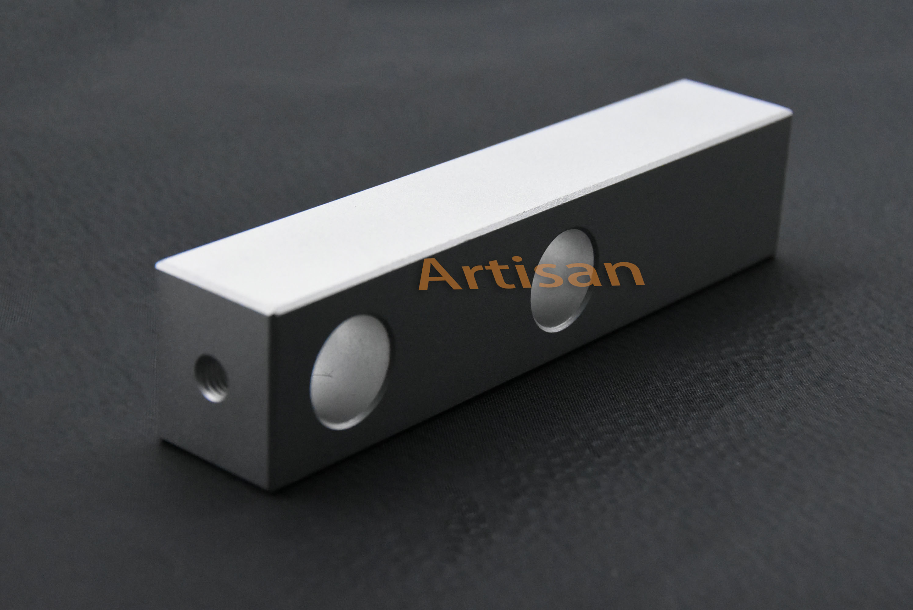 <strong>醫(yī)療類(lèi)精密件加工：夾緊塊</strong>