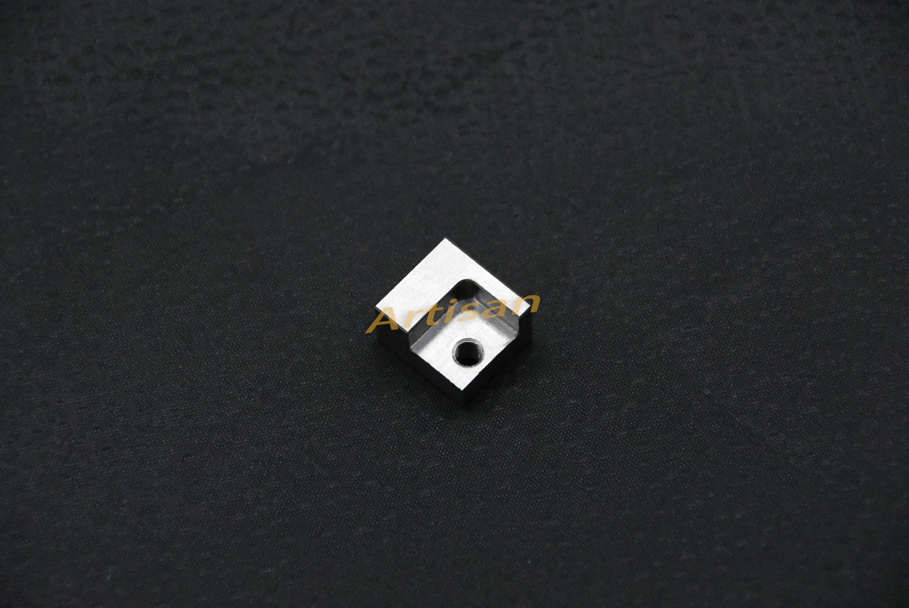 <strong>醫(yī)療類(lèi)精密件加工：塊8</strong>