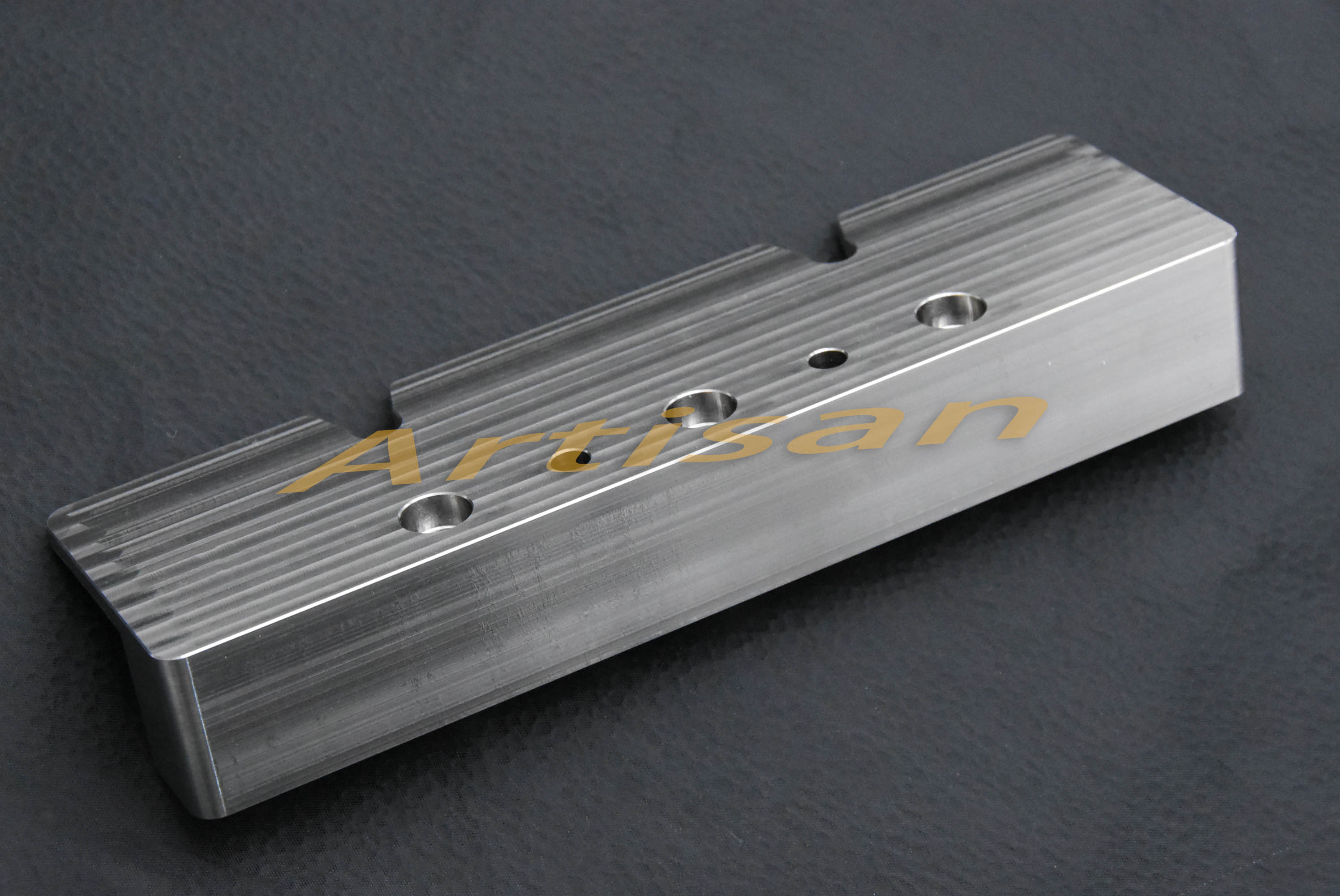 <strong>醫(yī)療類(lèi)精密加工件：安裝板塊</strong>